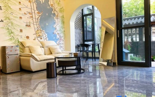 Qidong Intelligent Light Luxury Homestay (Dali Ancient City Bohai Branch)