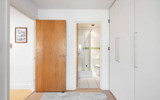 Modern 2bed 2bath Near the Oval