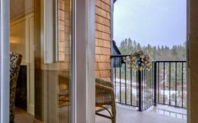 Diamond Willow Artisan Retreat