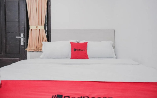 RedDoorz near Jalan Soeprapto Bengkulu