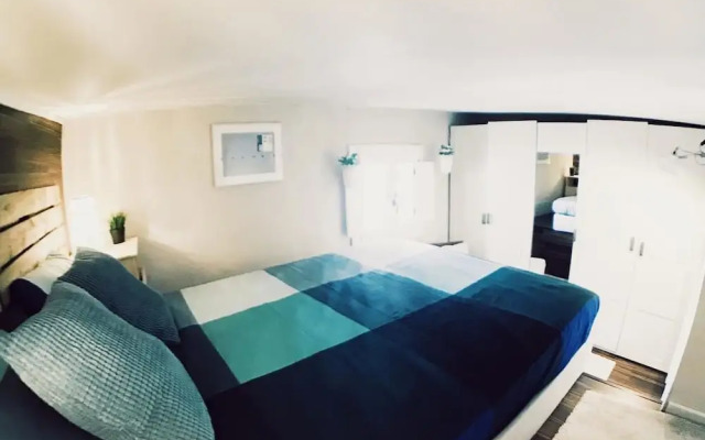 Lollipop Flats City Centre Suite III