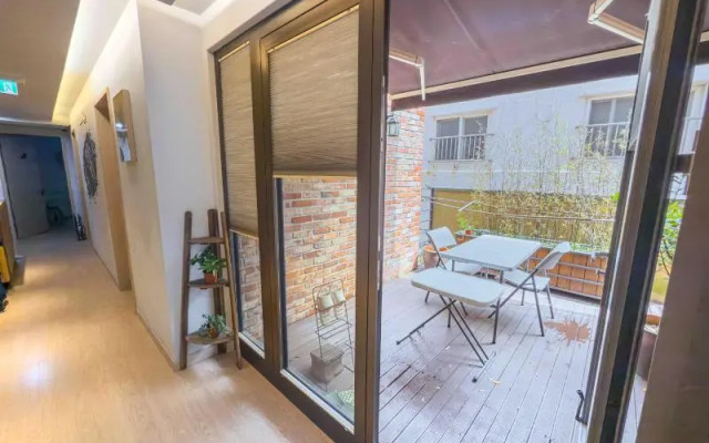 Guest House Brick