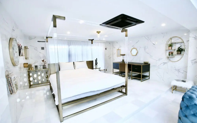 THE Root 2 HOTEL