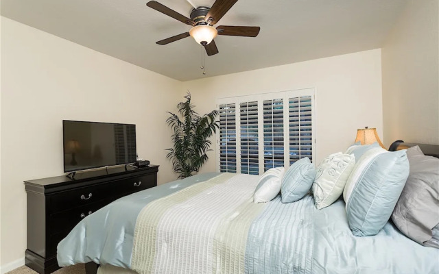 Royal Palm Condo 2 BR by Casago