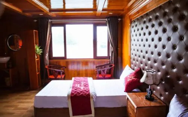 Cat Ba Local Cruise
