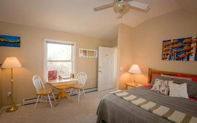 Fox Hollow Bed & Breakfast