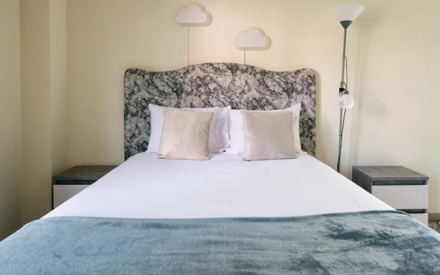 Mateus House in Porto da Cruz Beach Center