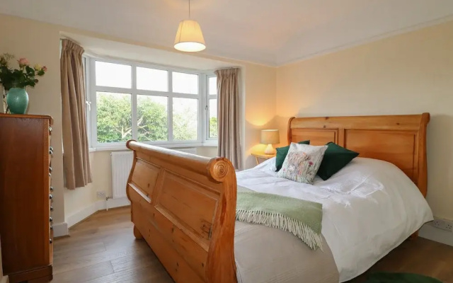 2 Gladstone Avenue