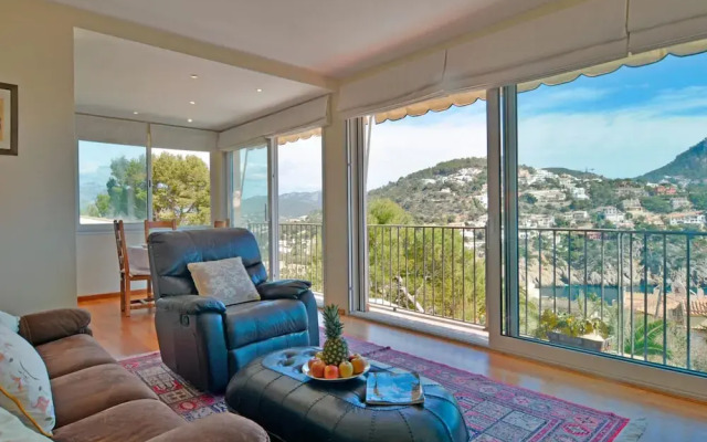 Villa With Incredible sea Views and Pool Sleeps 7