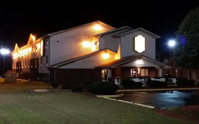 Super 8 Motel - Wilmington