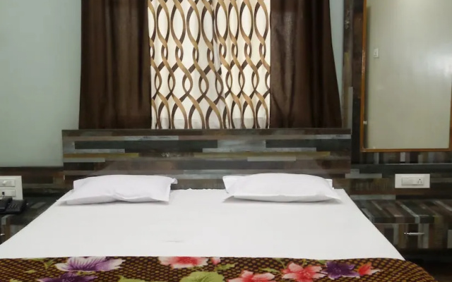 Dwarka Lodge