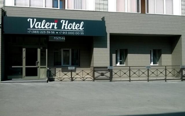 Отель Valeri Новосибирск вид на фасад