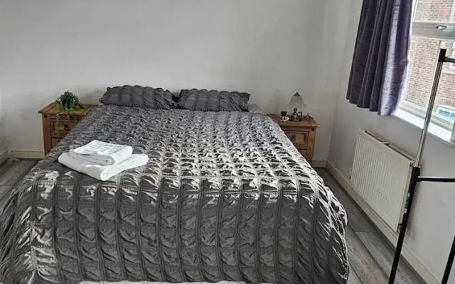 Sittingbourne Serenity - Spacious 4-bed House