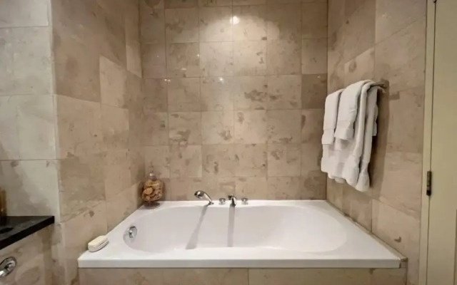 Waterside Apartment 101 by Island Villas