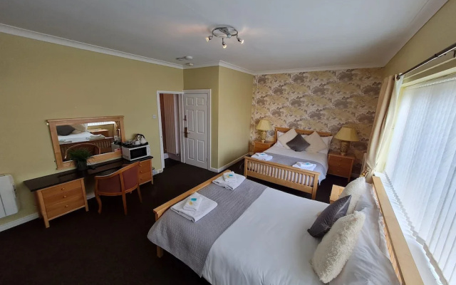 The Mayfair Lodge - Caravaning, Glamping & Camping