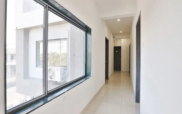 Oyo 23669 Nova Hotel New Crossroad