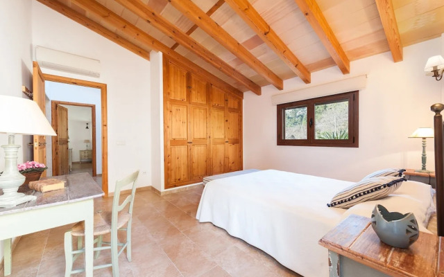 CAL TIO - Chalet With Terrace in Caimari. Free Wifi