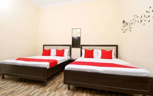 Oyo 39626 Rj Royal Guest House