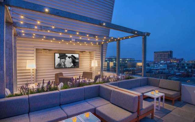 YOTEL Boston