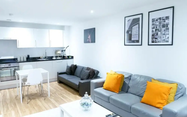 Bright 2BR Apartments Quays
