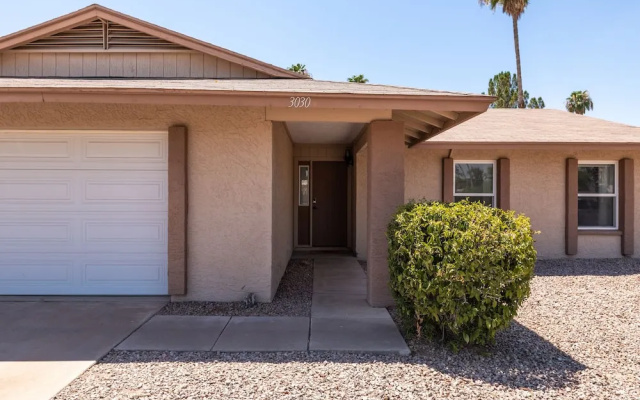 3BR Home in Mesa with Pool by WanderJaunt
