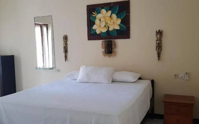 Segara Beach Inn