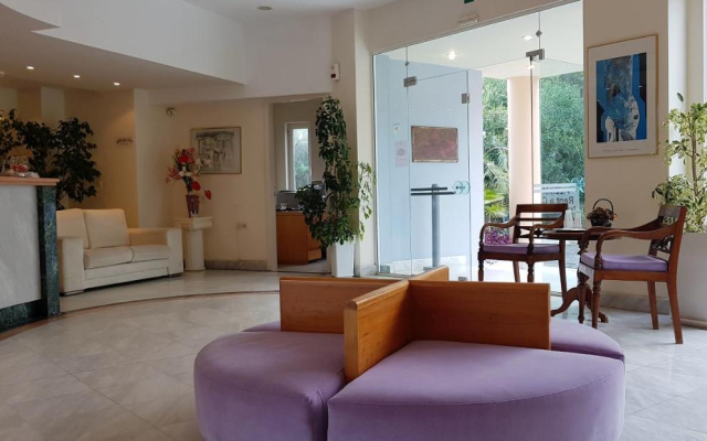Melina Beach Hotel