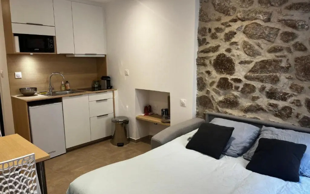 Charmant Studio Au Cœur de la Rue Fesch D'ajaccio