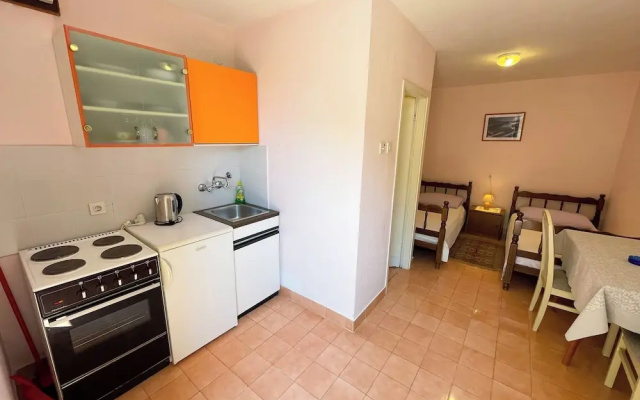 Studio apartment Šarić 3