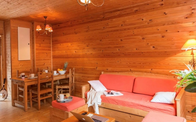 Attractive, rustic apartment on Lake Geneva side
