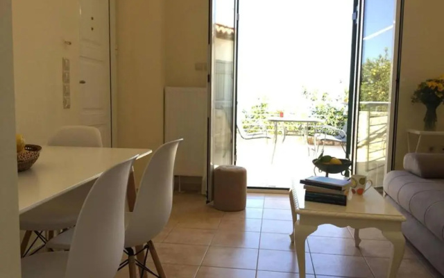 Seafront apartment in Kiveri, near Nafplion.