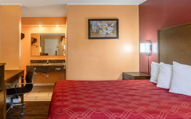 Econo Lodge Cornersville I-65