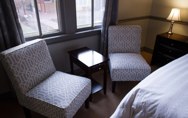 Captain Wohlt Inn Bed & Breakfast