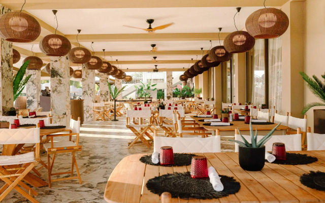 Papagayo Beach Hotel