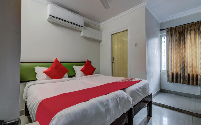Collection O 14323 Anupama Hotel