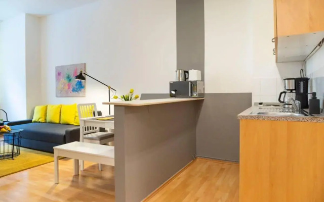 Cozy 2 room apartment next to Hermannstraße