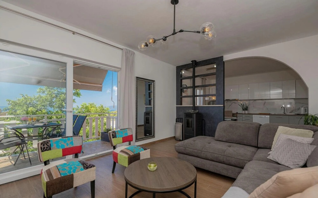 Nice Home in Makarska With Wifi and 2 Bedrooms