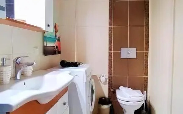 Flat Close to Beach With Balcony in Konyaalti