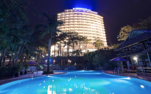 Saigon Halong Hotel вид на фасад