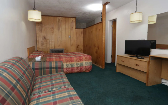 Capri Motel