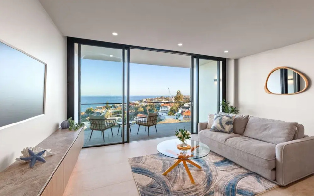 Modern 1-bed With Tamarama Beach Views