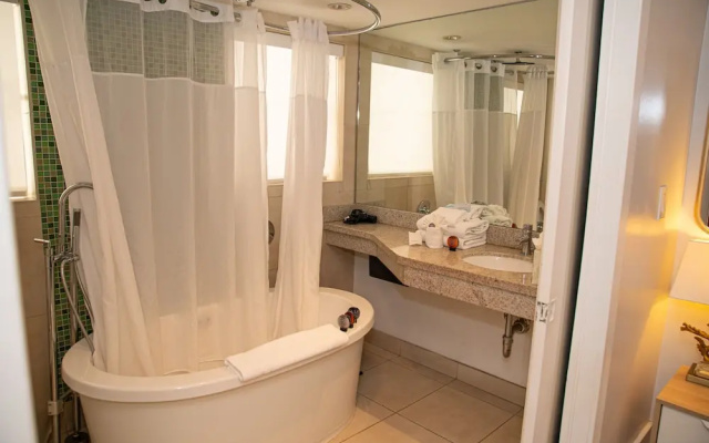 Allure Suites