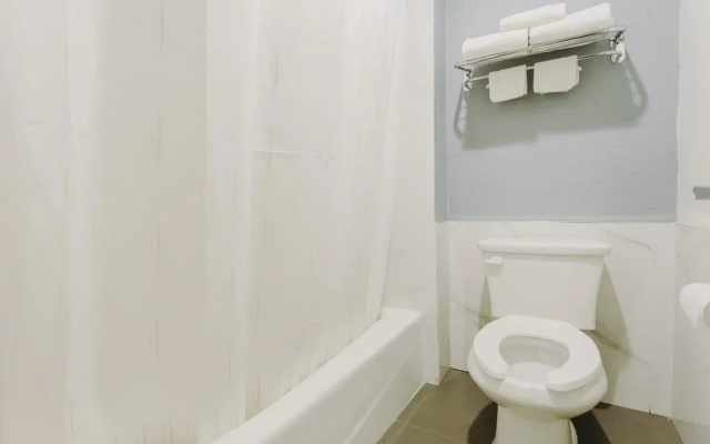 Scottish Inn & Suites - Kemah Boardwalk