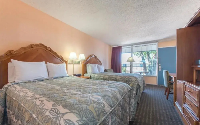 Knights Inn Lawton
