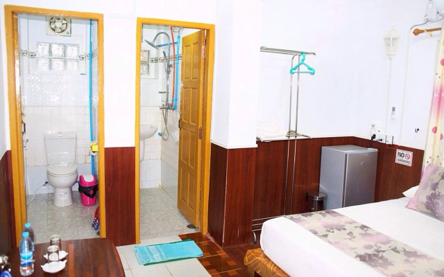 Than Lwin Hotel