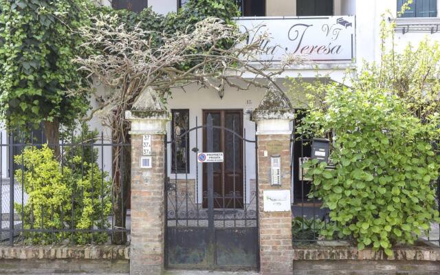 Отель B&B Villa Teresa вид на фасад