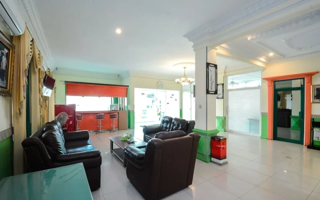 Airy Alun Alun Kejaksan Veteran 32 Cirebon