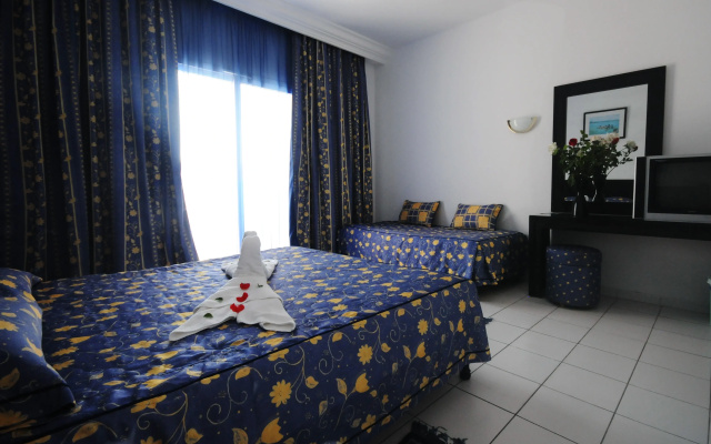 Cyclamens Hotel Mechmoum