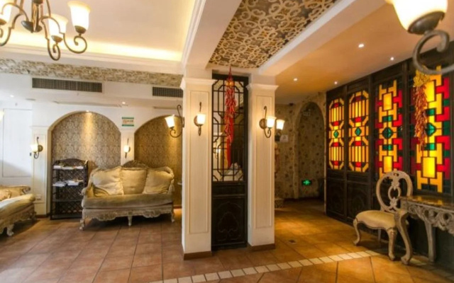 Royal Garden Inn