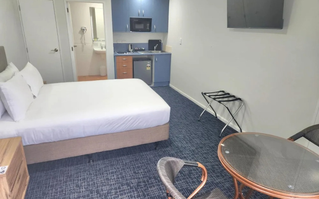 Botany Palms Motel